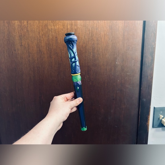 Magic Quest Magic Wand Toy with Blue and Green Design - Picture 1 of 3